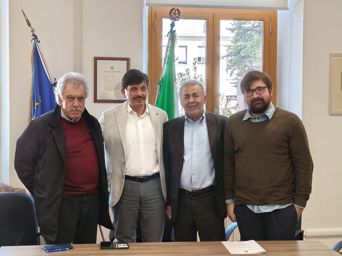 Civitavecchia consegna i fondi alla Mezzaluna Rossa