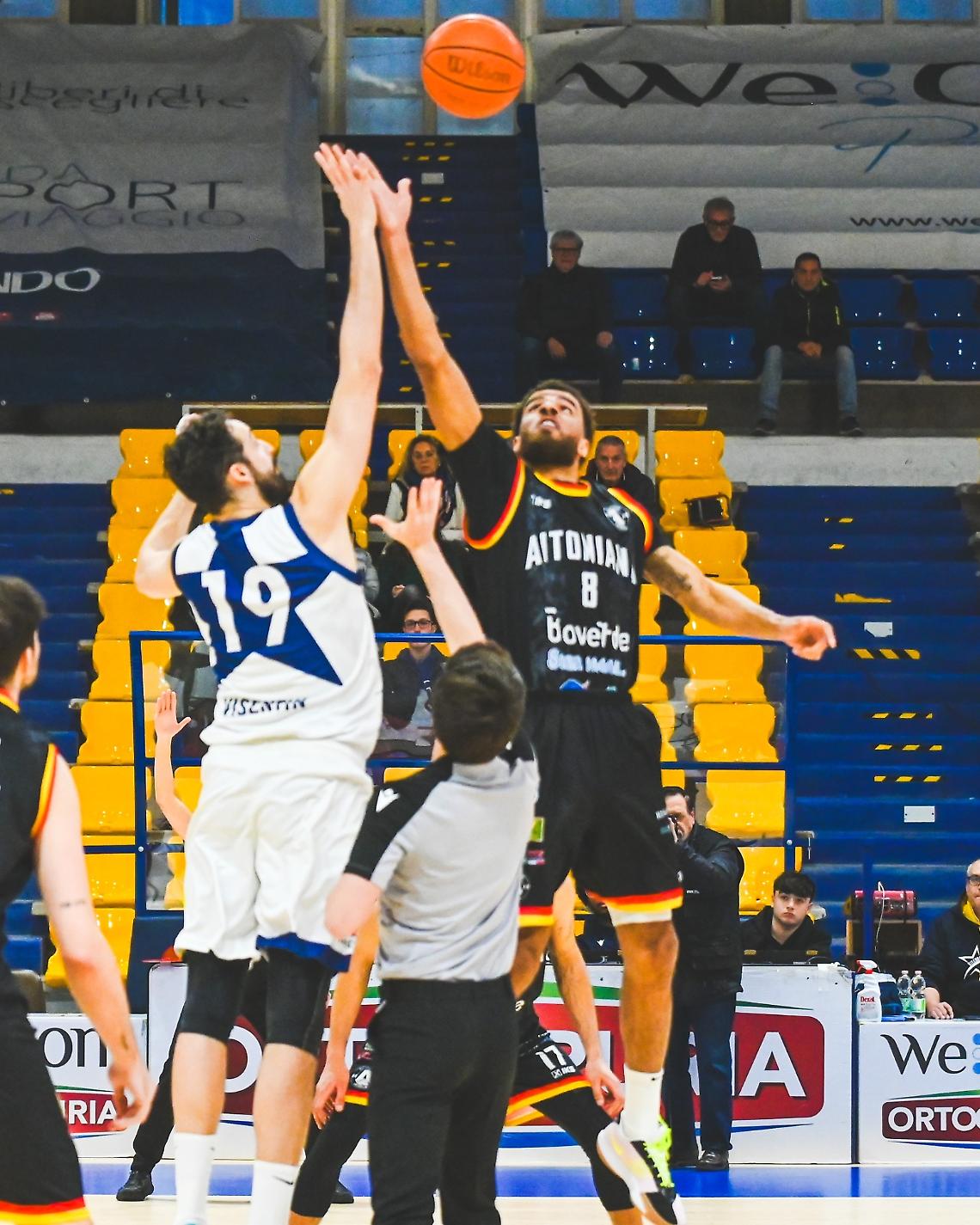 La Stella Azzurra WeCom Ortoetruria non brilla ma batte la Pallacanestro Antoniana