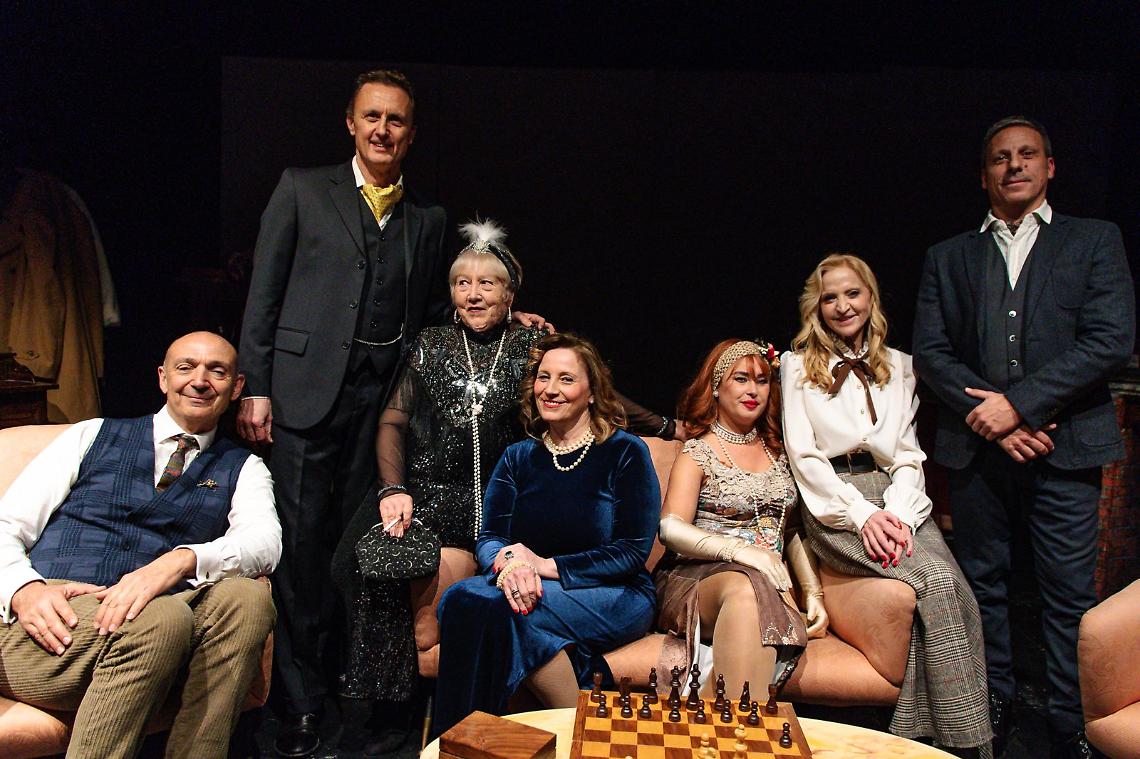 Svolta pericolosa: giallo-noir anni '30 tra verit&agrave; e inganni