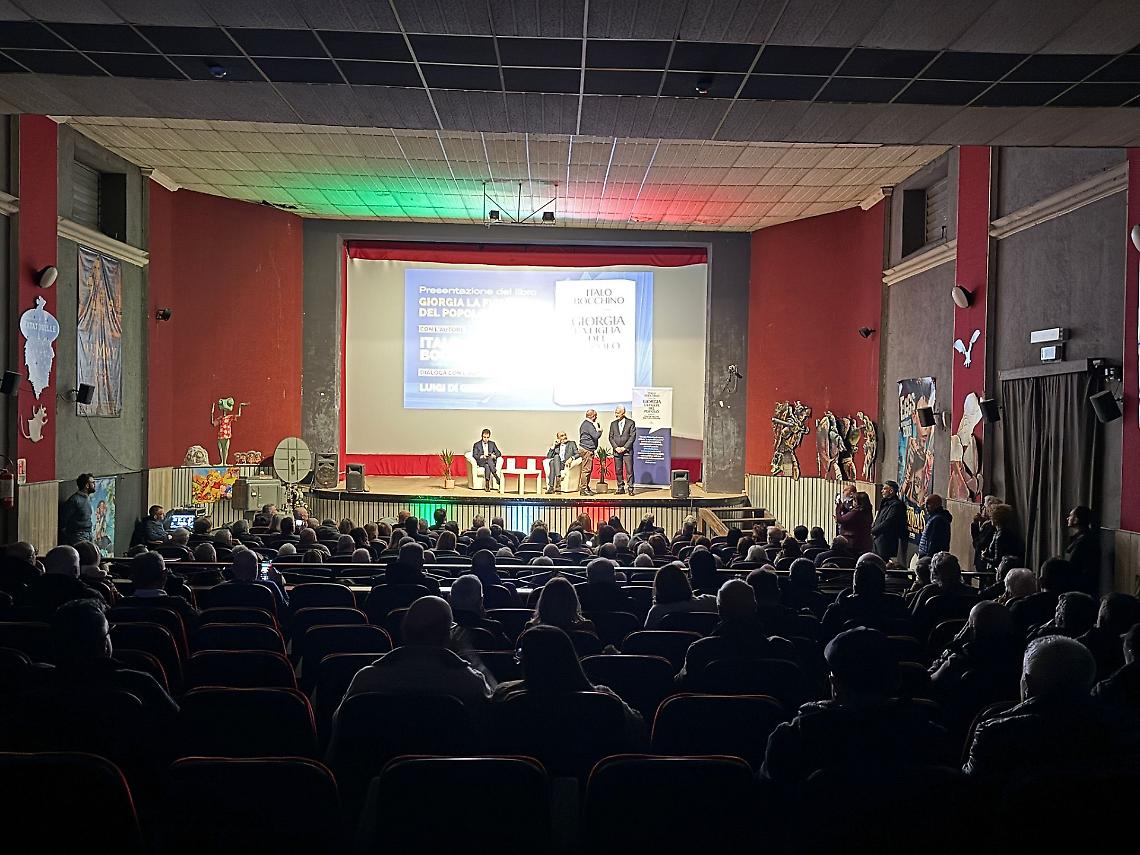 &ldquo;Giorgia, la figlia del popolo&rdquo; conquista il pubblico