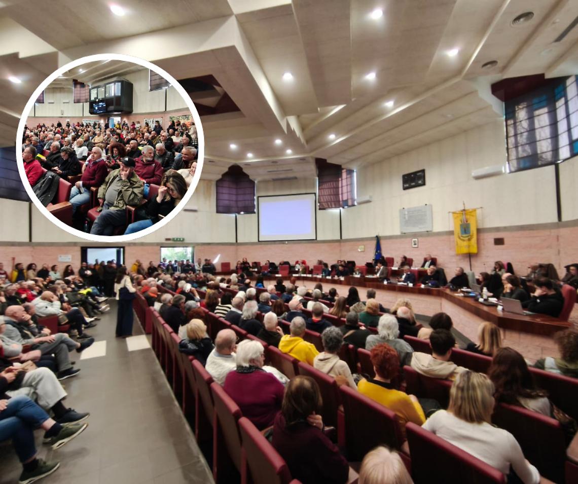 Biodigestore, esplode la protesta: in centinaia contro il maxi impianto da 120mila tonnellate