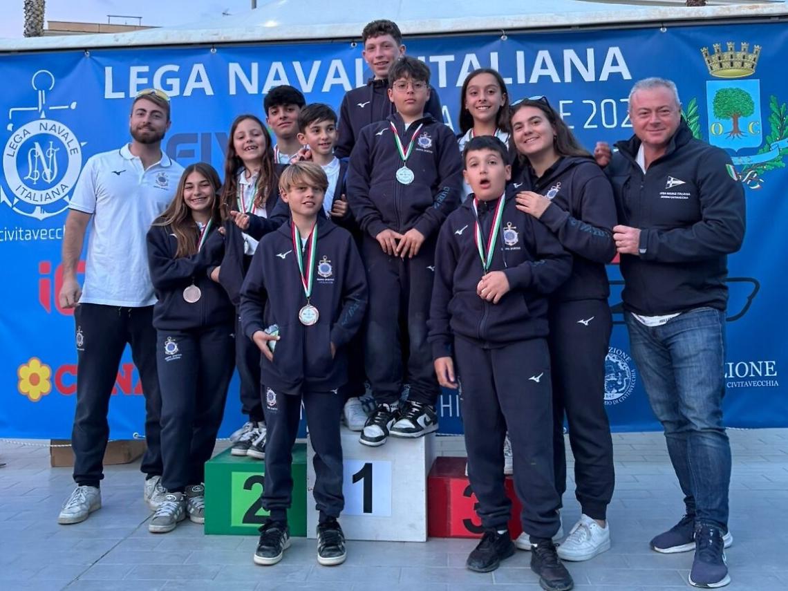 Lni, sette podi nel mare di casa