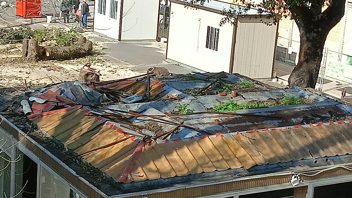 Amianto nel chiosco, nuova tegola sul cantiere di Piazza Regina Margherita