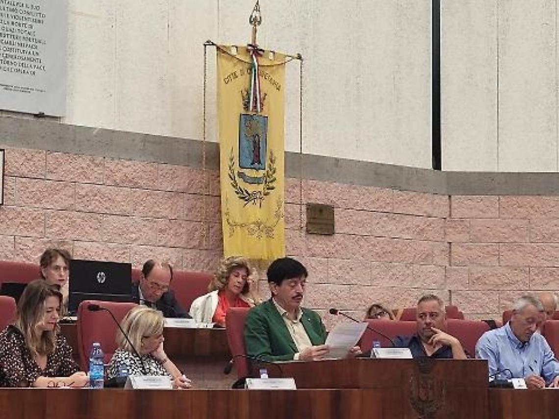 Via Tirso e cultura: scontro in consiglio