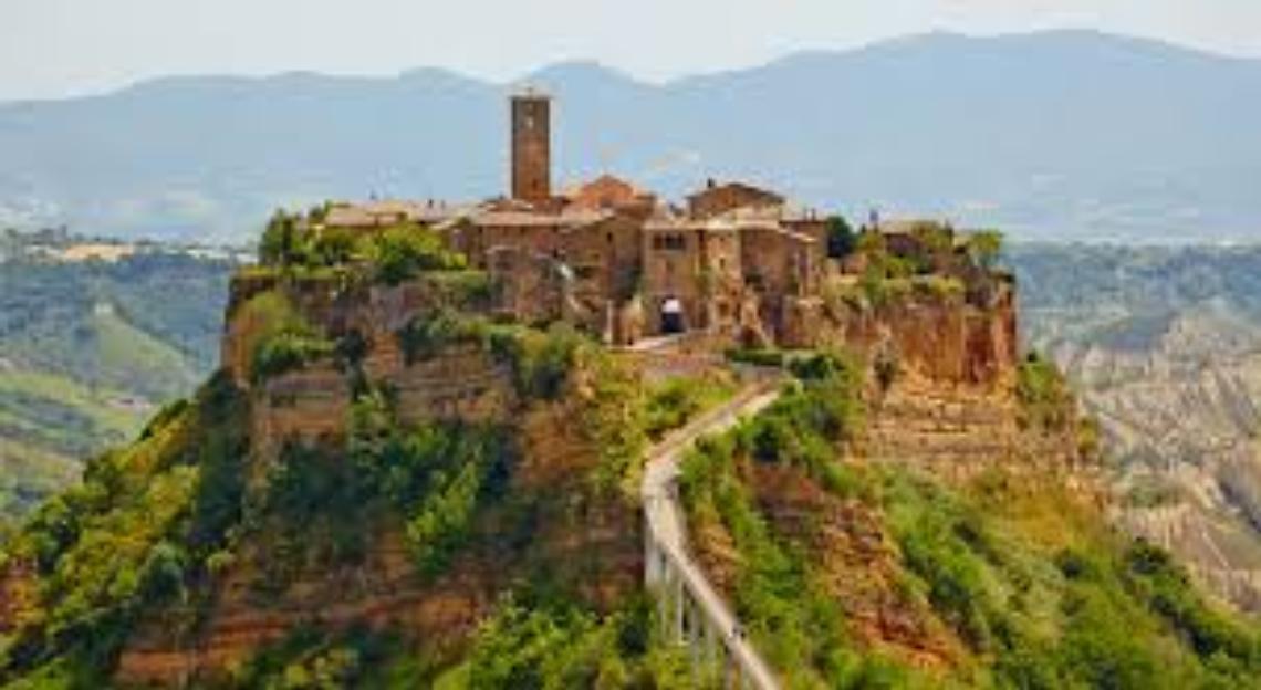 Civita di Bagnoregio meta di gite turistiche da tutta Italia