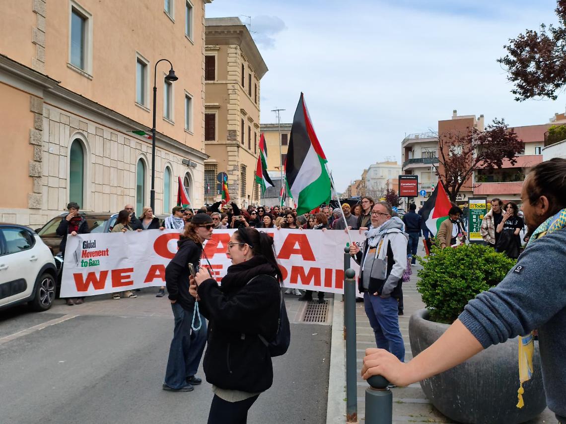 Civitavecchia saluta la Flotilla: una barca parte verso la Sicilia