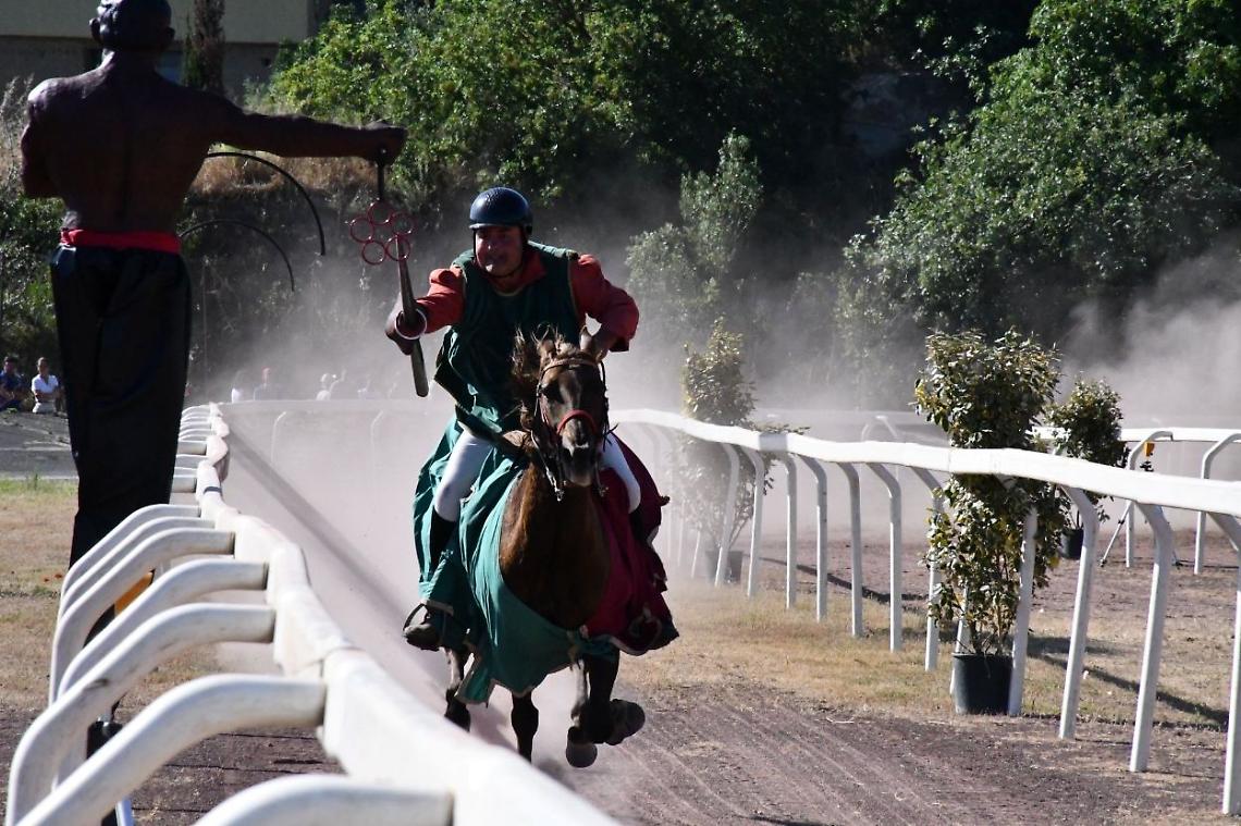 Dall&rsquo;evoluzione urbana ai segreti del costume medievale: fari accesi sul Palio dell&rsquo;Anello