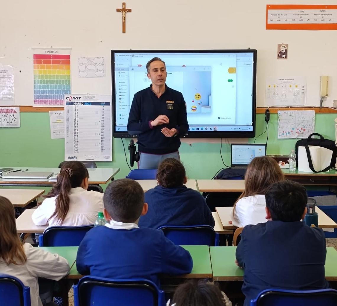 La polizia nelle scuole viterbesi con &ldquo;PrentenDiamo Legalit&agrave;&rdquo;