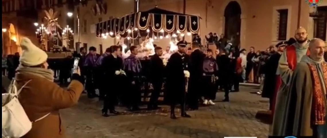 Tarquinia, il cuore batte per la Settimana Santa: dal silenzio del Cristo Morto alla corsa del Risorto
