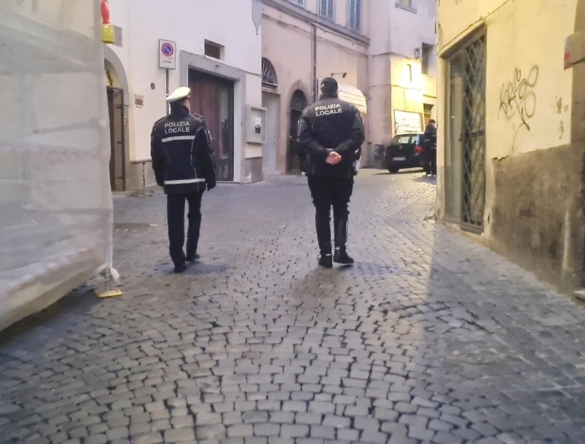 Chiuso locale abusivo sulla Cassia sud