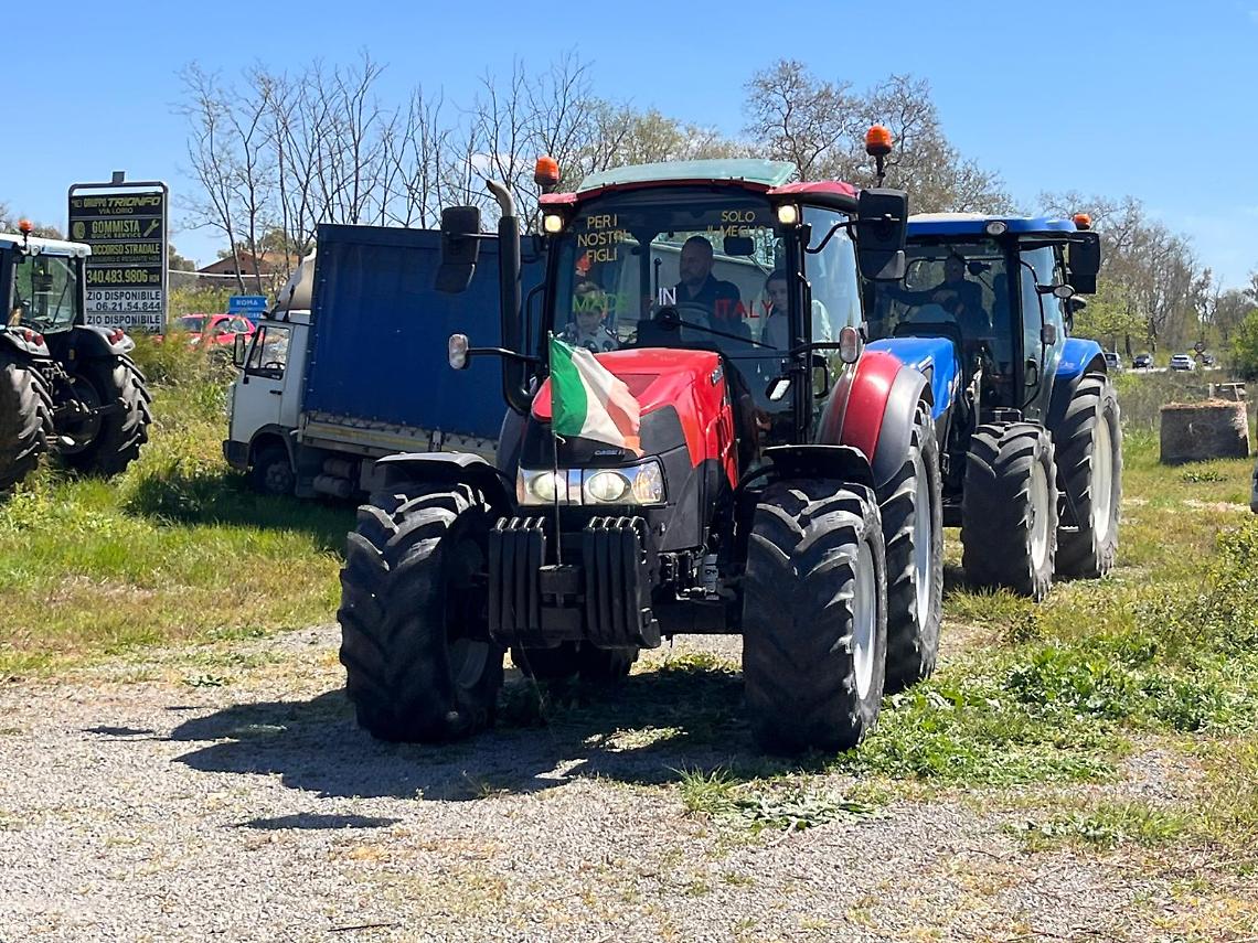 Trattori protesta