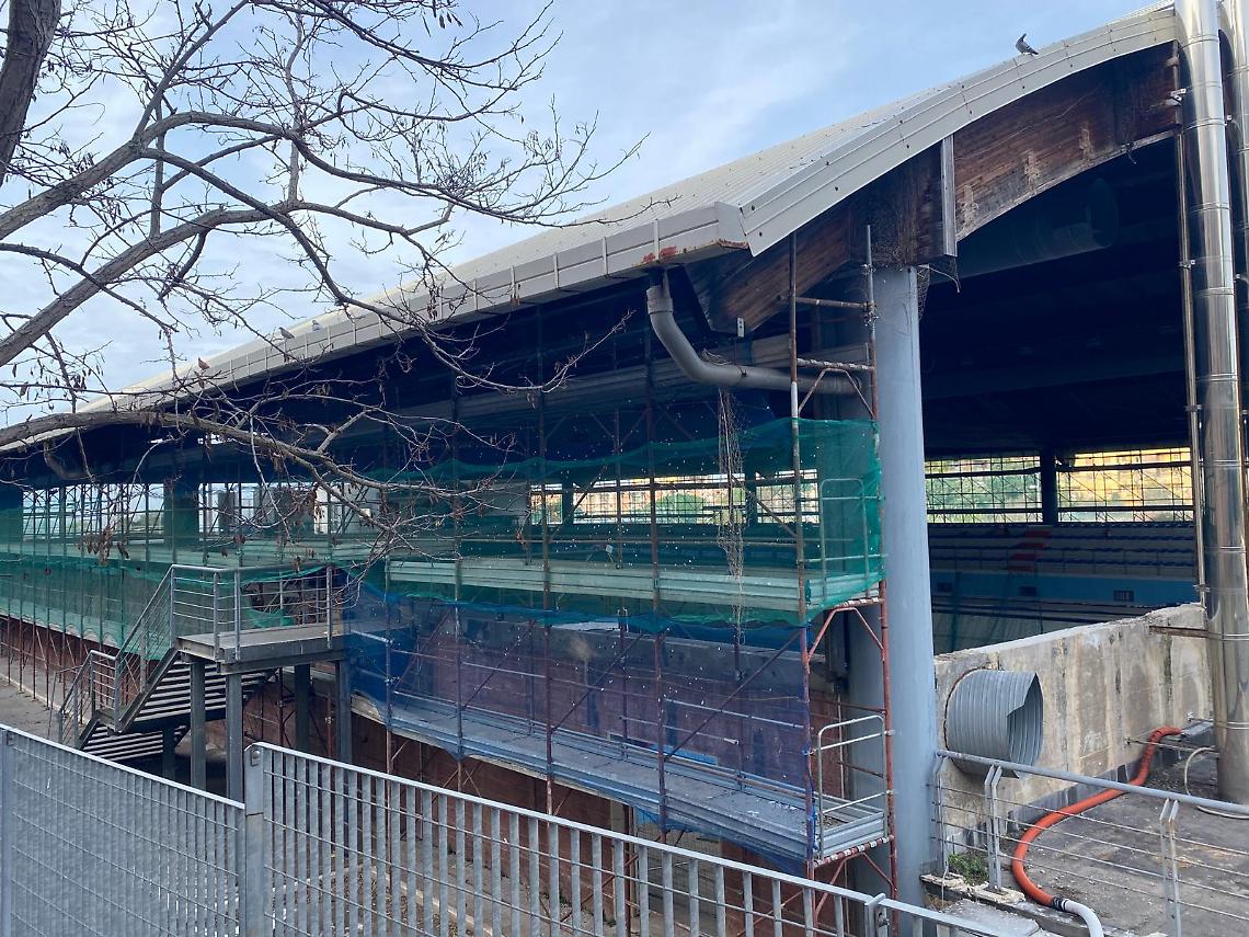 PalaGalli, sono arrivati i materiali per le vetrate 