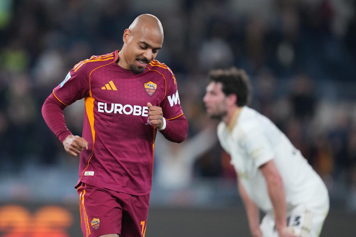 Malen fa tripletta e la Roma batte 3-0 il Pisa