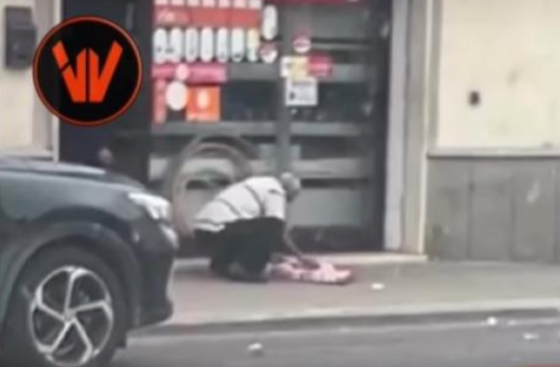 Scongela la carne battendola sul marciapiede