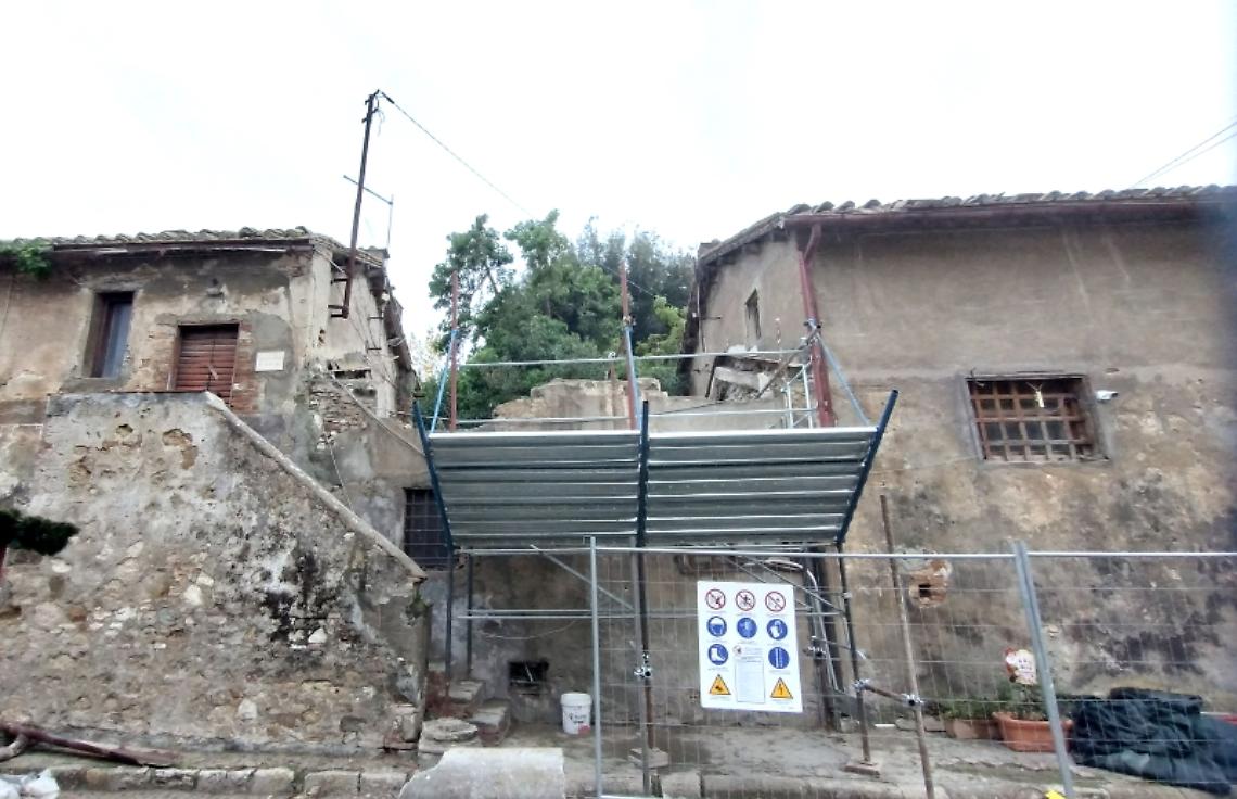 il castello versa in condizioni fatiscenti 