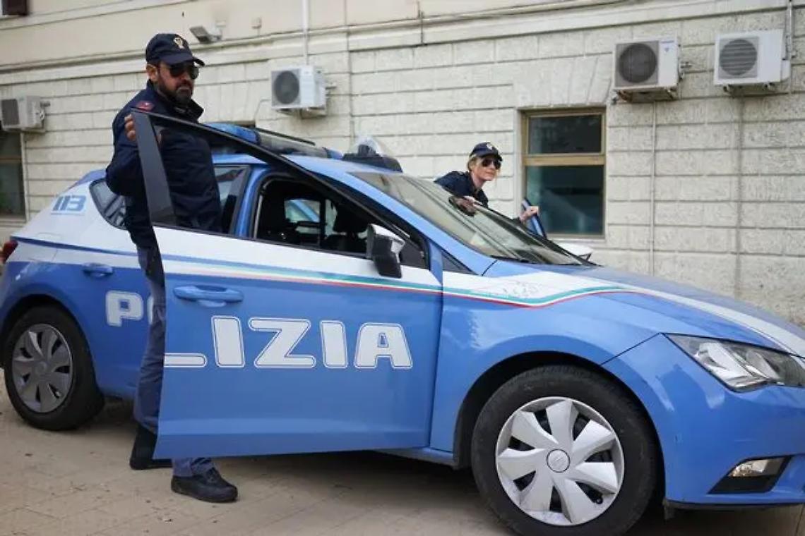 Alimenti scaduti: giro di vite della Polizia