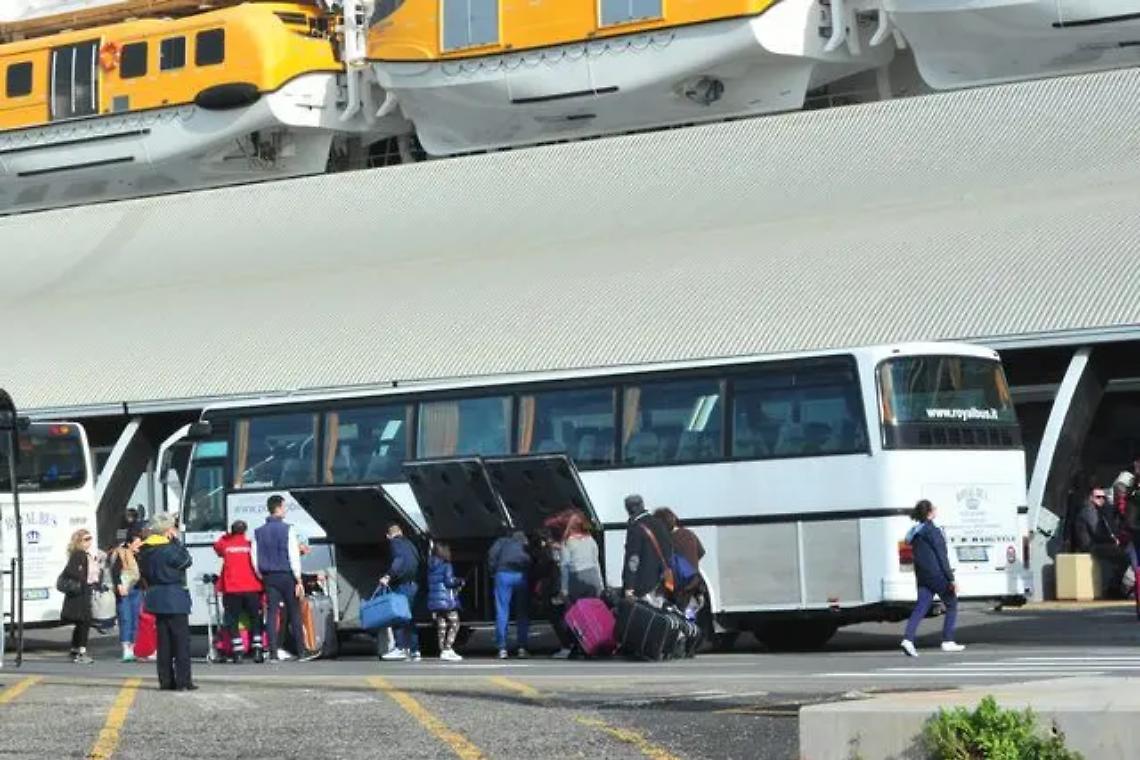 Royal bus, Rizzetto (FdI - An): "Necessarie immediate soluzioni"