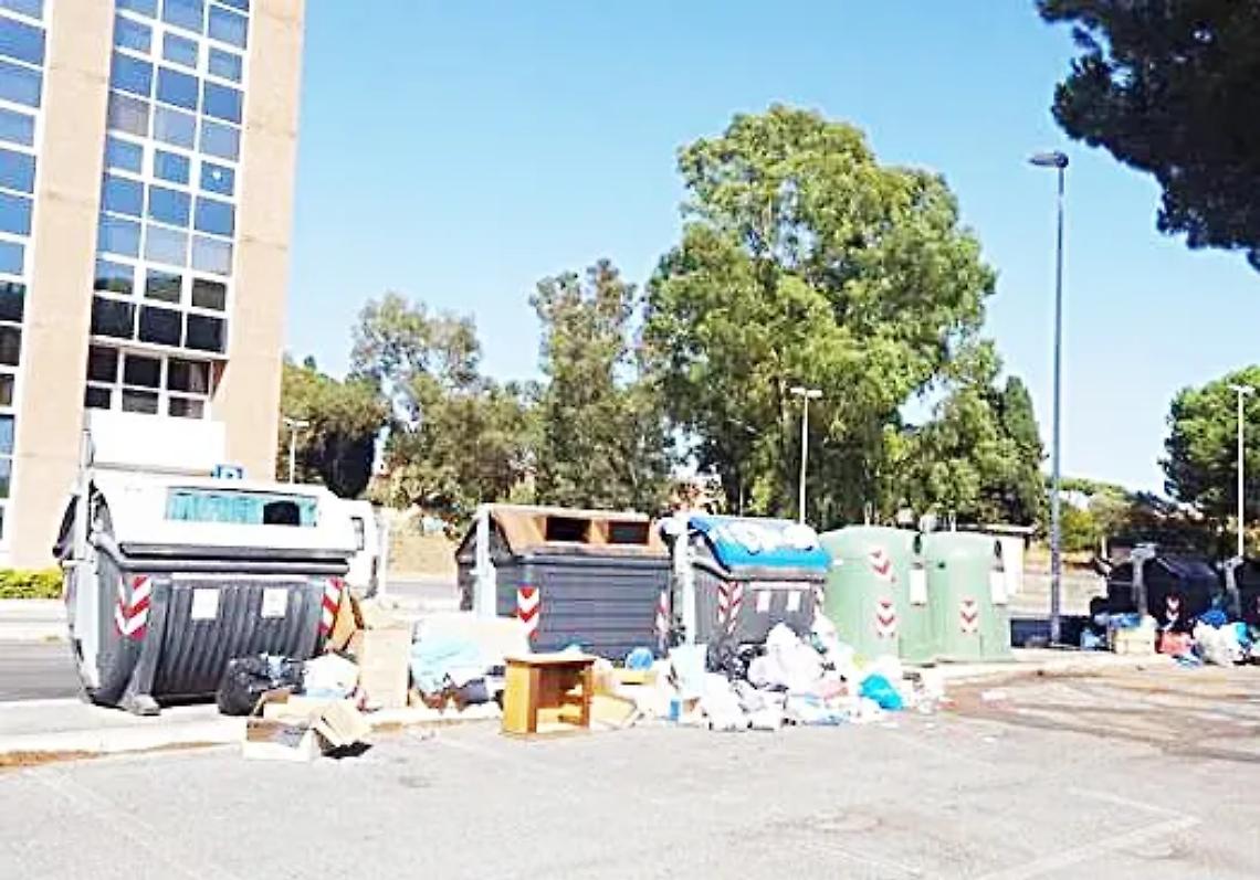 "Natale tra l&rsquo;immondizia"