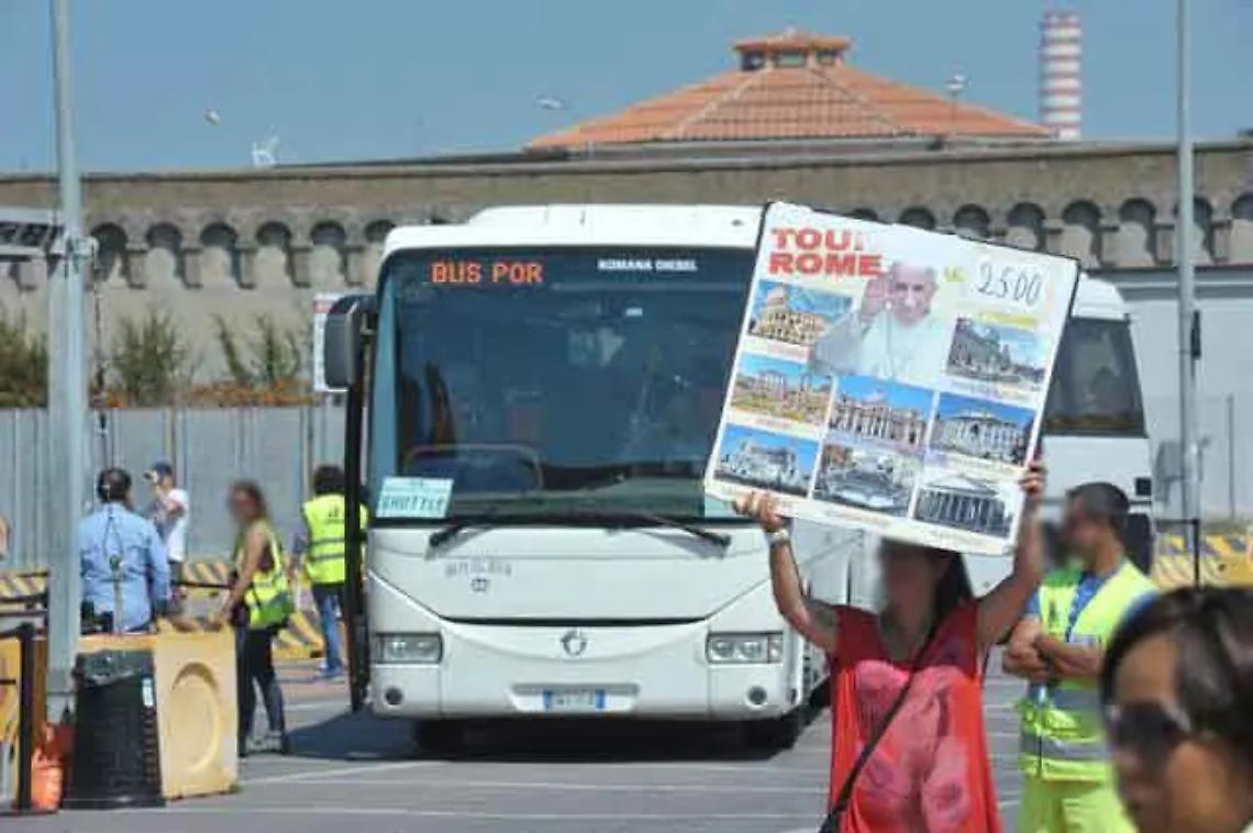 Agilo: ''Massiccia presenza nel porto di Civitavecchia di guide turistiche abusive''