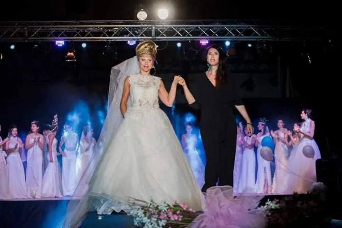 ''Arte, moda e cultura sotto le stelle'': brillano le creazioni di Mara Spose