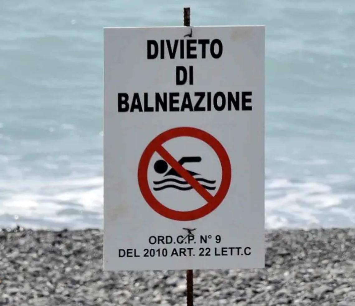 Frasca, divieto di balneazione per un&rsquo;alga tossica