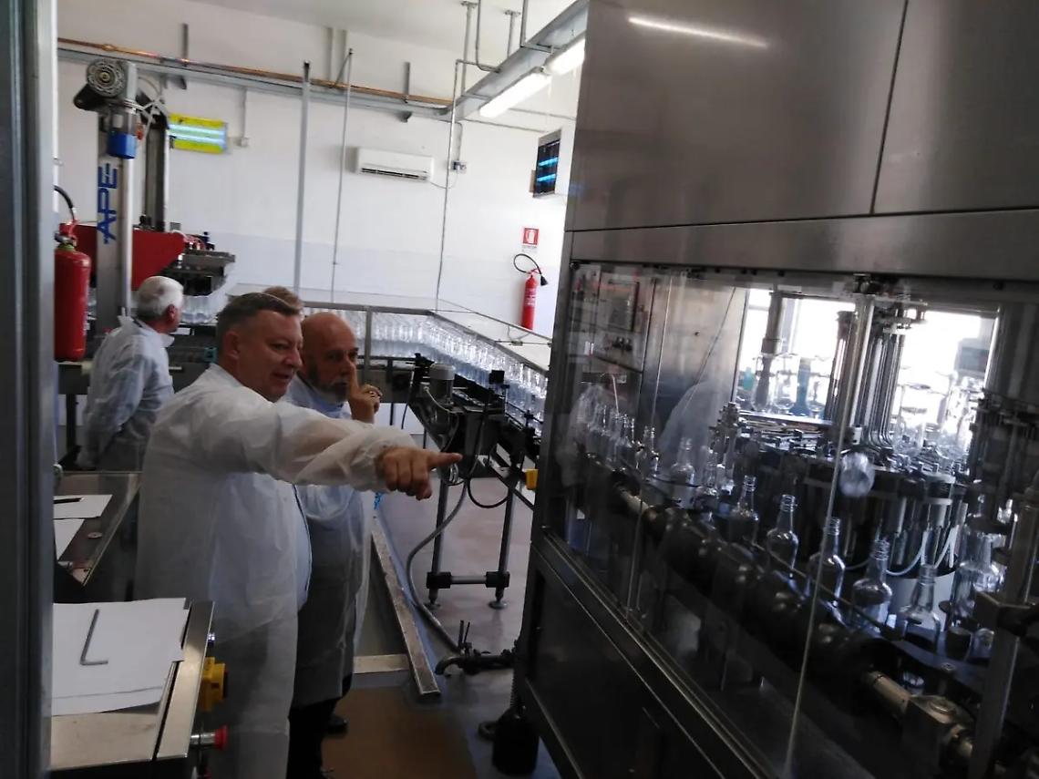 Tedesco in visita allo stabilimento della Molinari: ''Un'eccellenza''