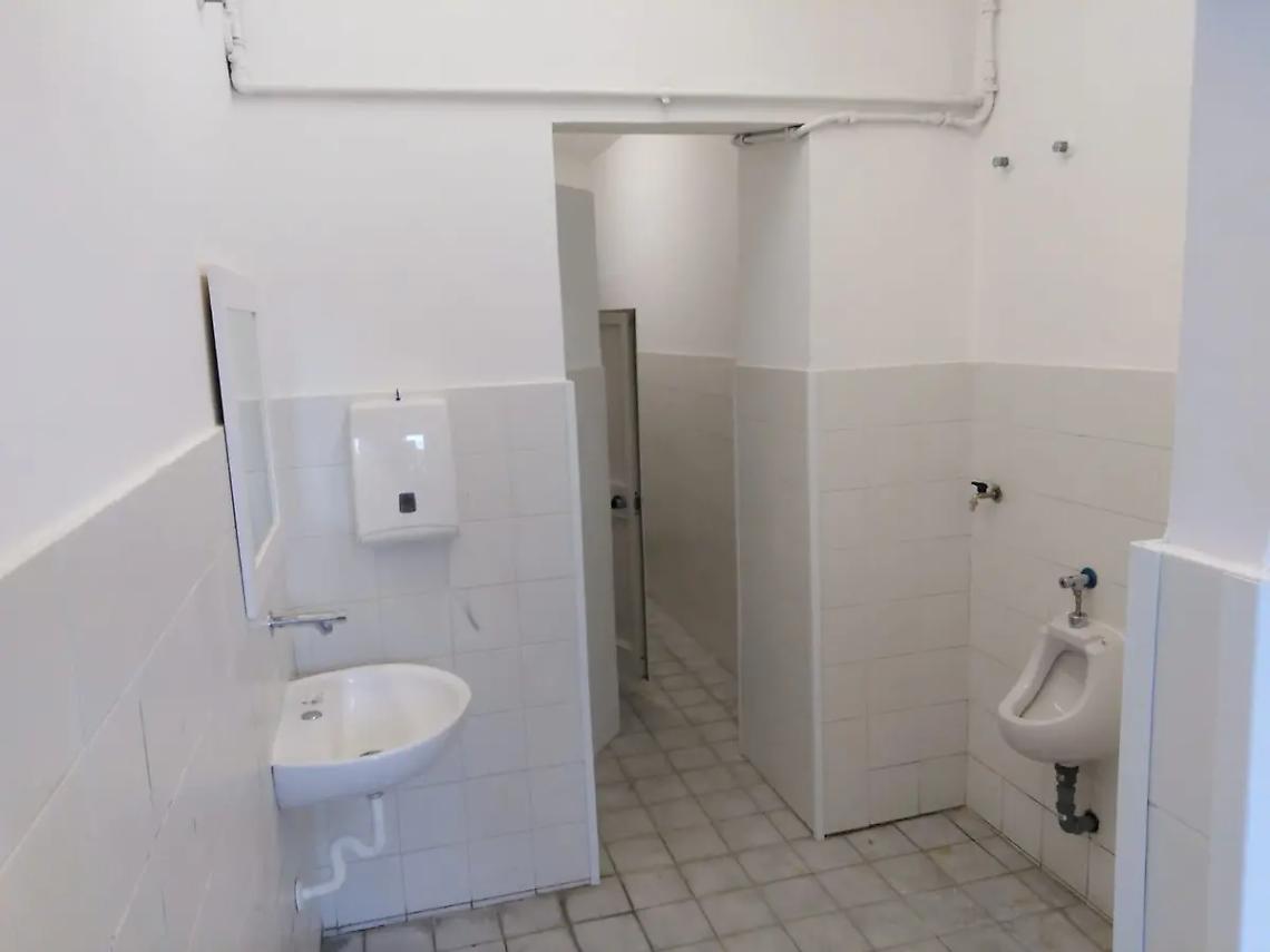 Riaperti i bagni pubblici di viale Garibaldi