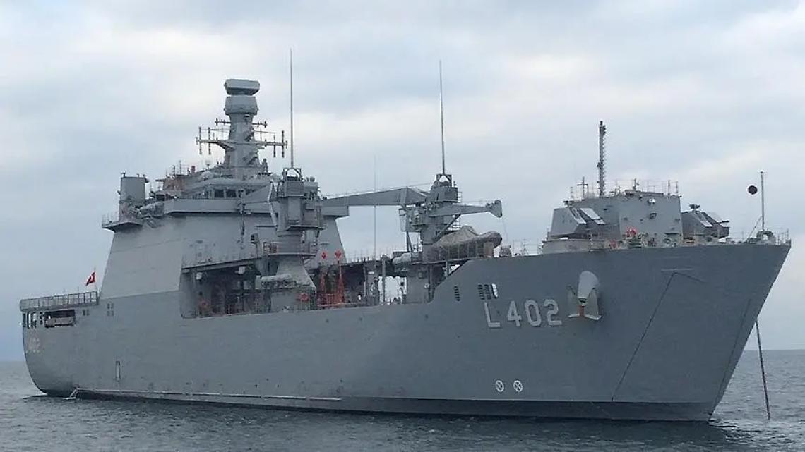 La nave turca Tcg Bayraktar in sosta a Civitavecchia