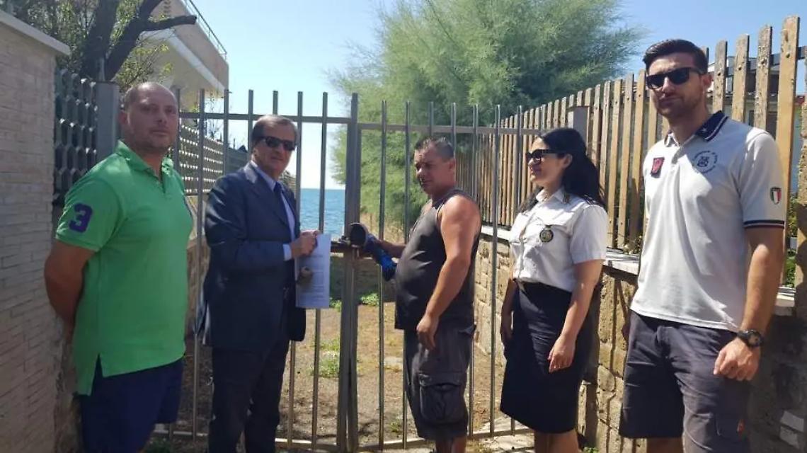 Rimesso il lucchetto ma Tidei lo toglie