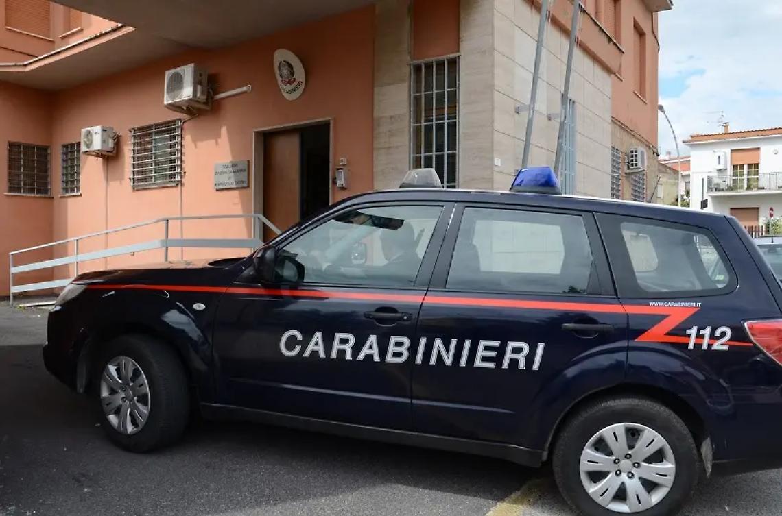 Profumi contraffatti: due denunce dei Carabinieri