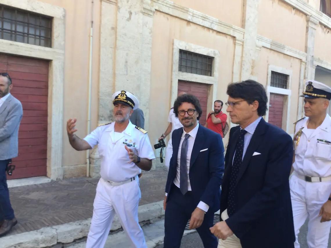 Toninelli promette massima attenzione su Civitavecchia