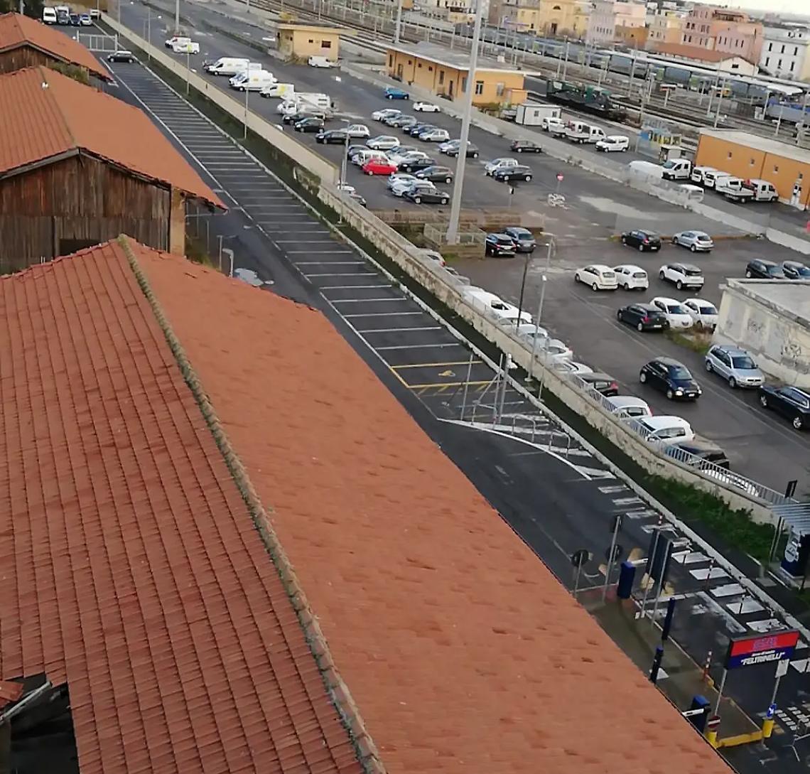 Chiusa l'area parcheggio Feltrinelli