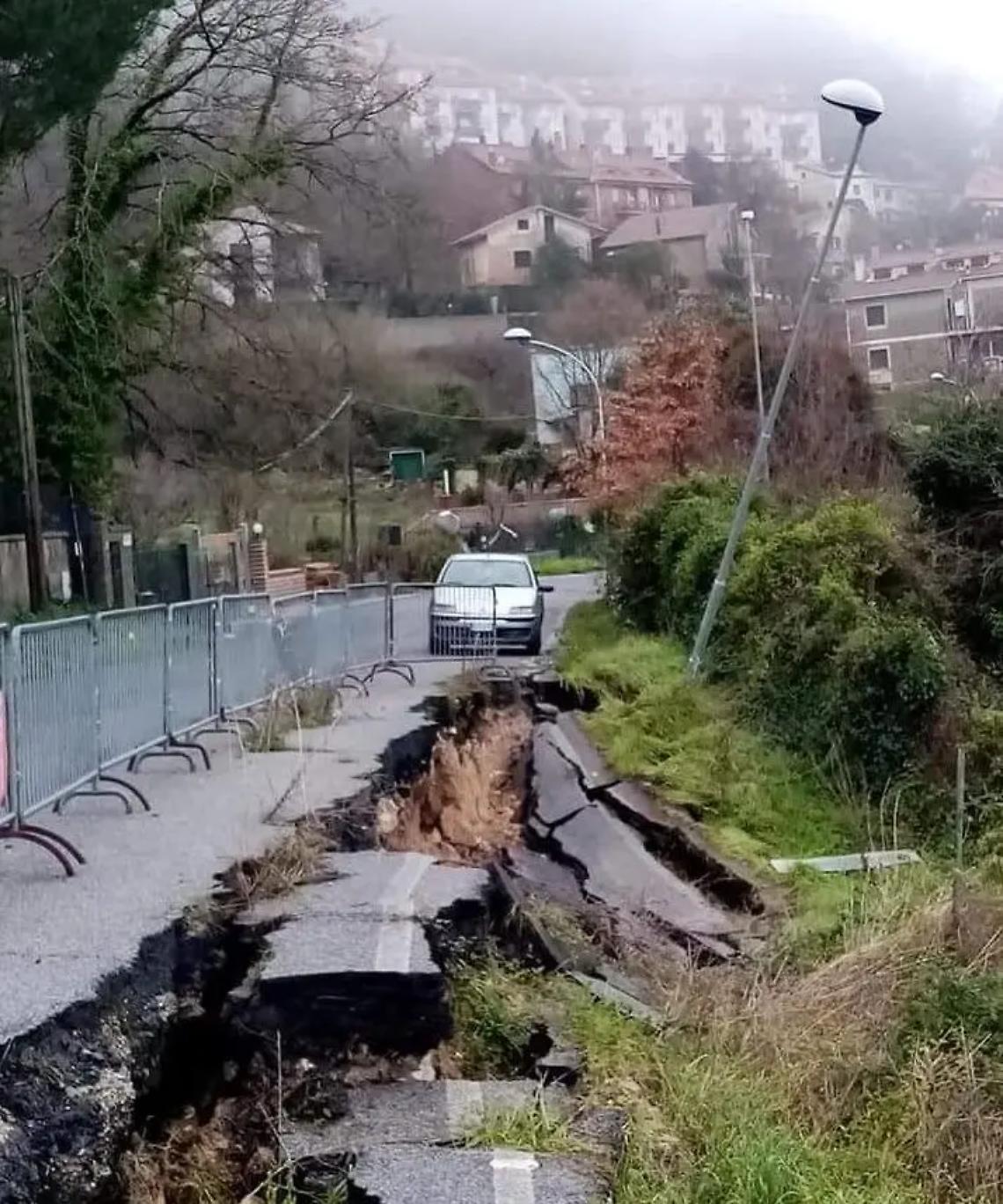 Voragine in via Klitche: dopo due anni via ai lavori