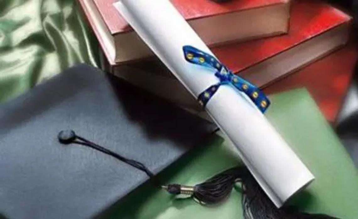 Fiumicino, al via le borse di studio per i migliori studenti