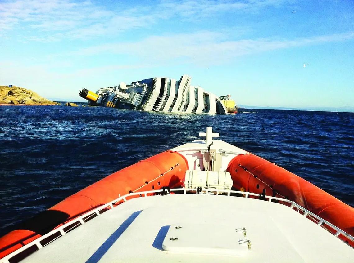 Costa Concordia, dieci anni fa il naufragio. Civitavecchia non dimentica