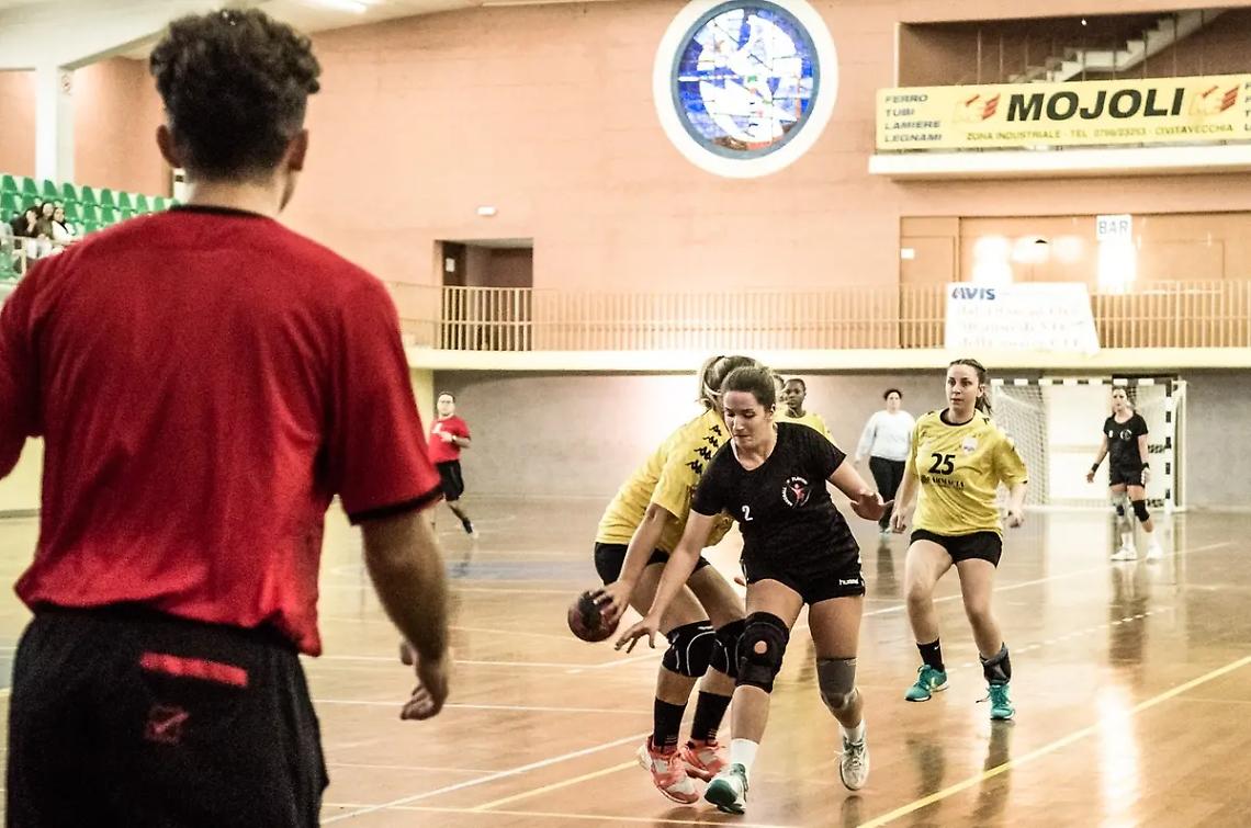 La Flavioni torna in campo dopo un mese: domani alle 17 la sfida col Salerno