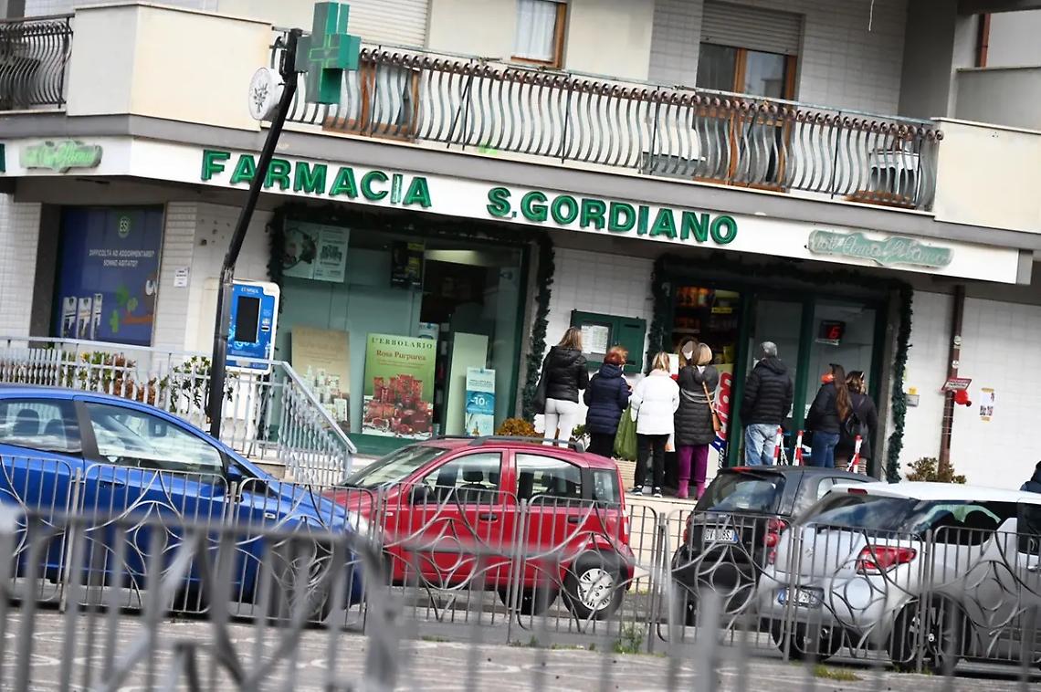 Aggressione alla Farmacia Amalfitano