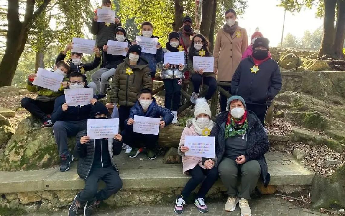 Giornata della memoria, momenti intensi al Giardino comunale
