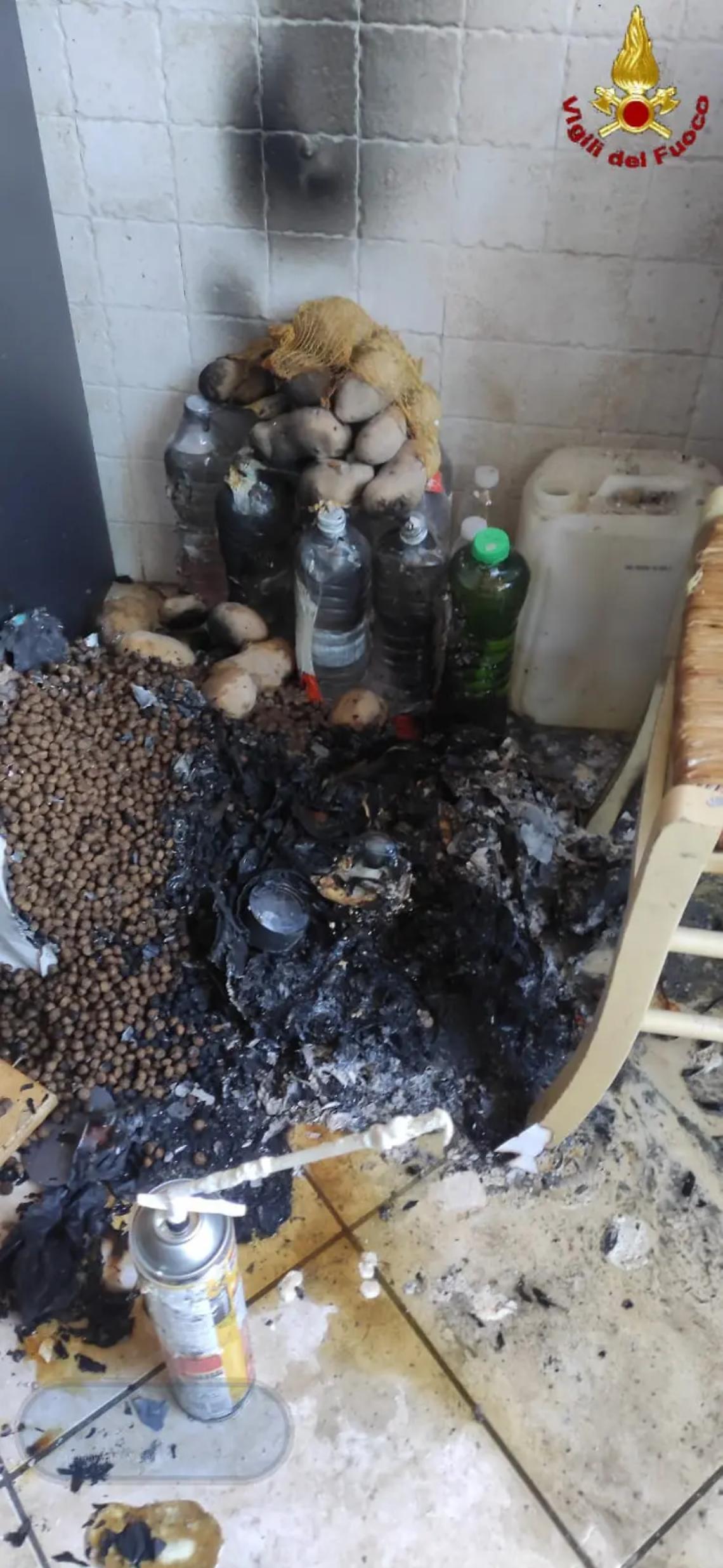 Scoppia bomboletta di poliuretano espanso, paura a Bracciano