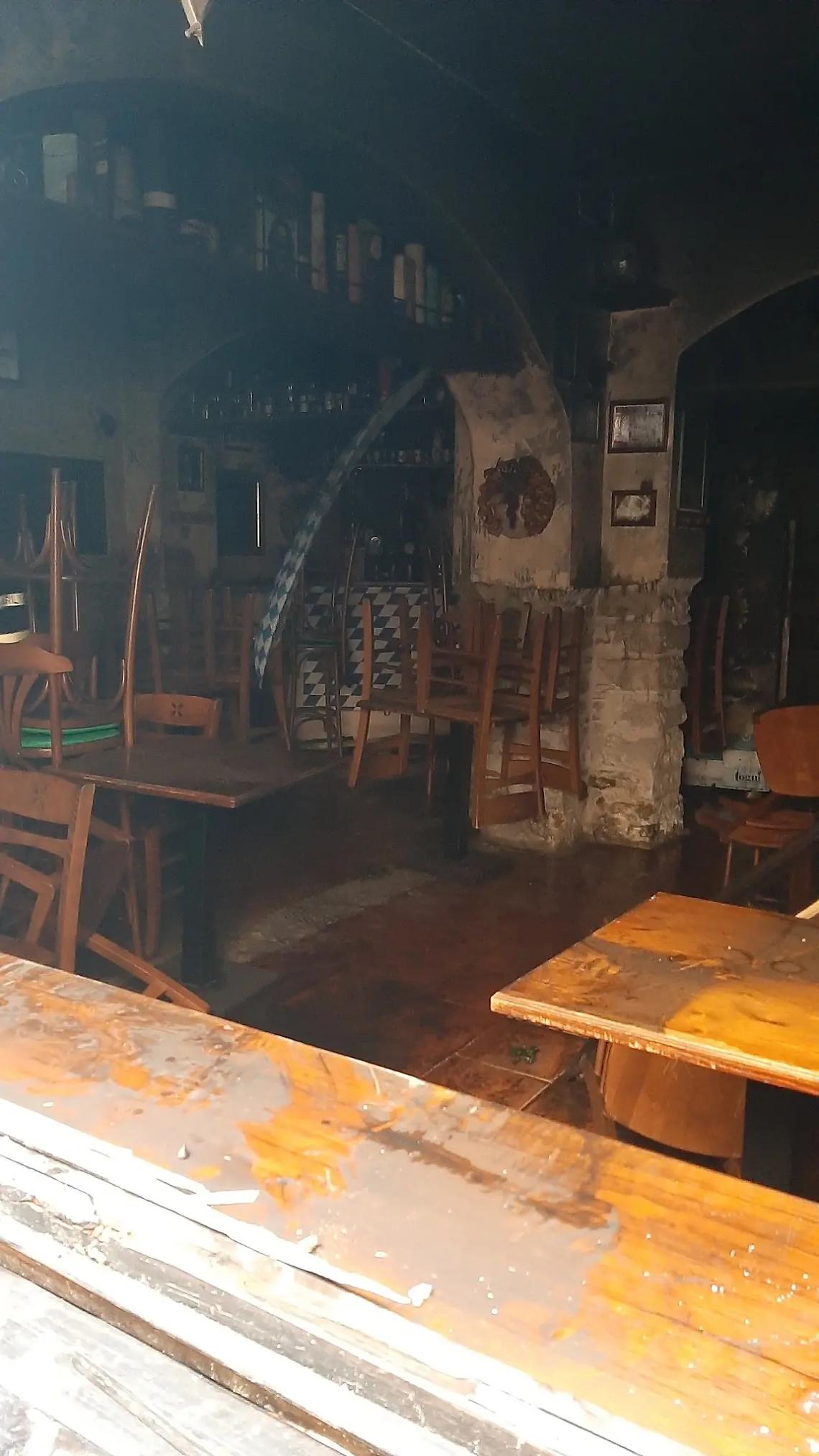 Locale in fiamme a via Trieste: intervento dei Vigili del fuoco