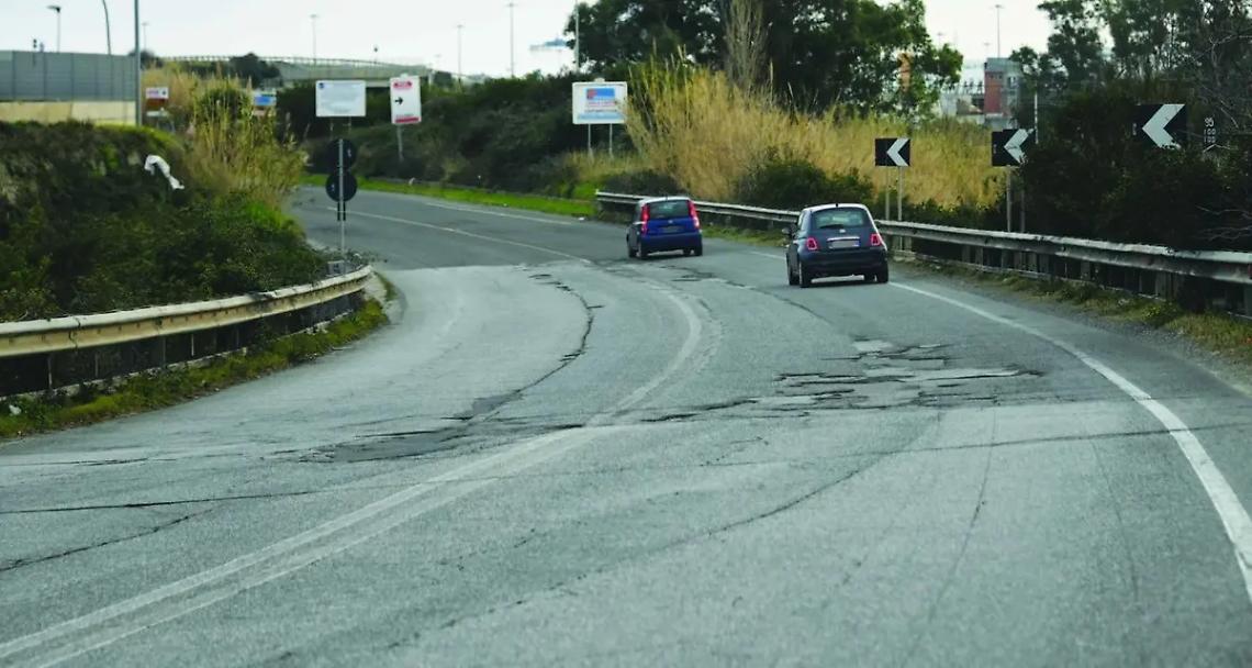 Accesso nord abbandonato al degrado