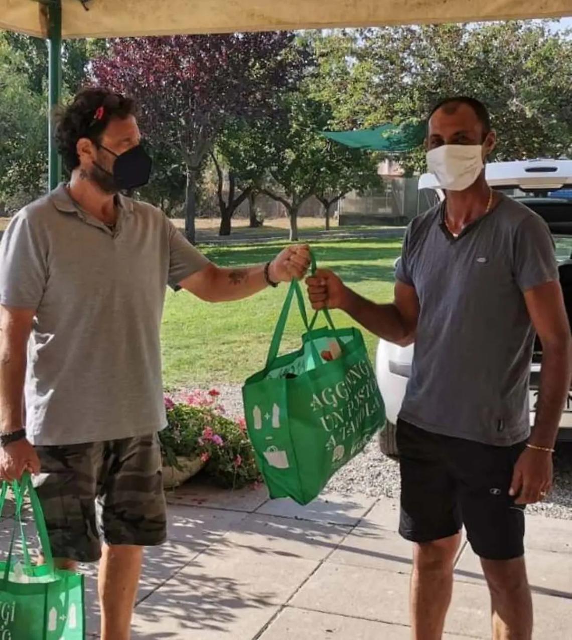 Distribuiti pacchi alimentari e articoli per la prima infanzia a 50 famiglie