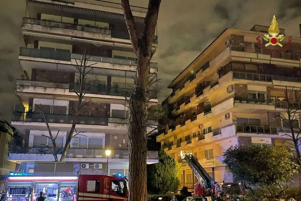 A fuoco appartamento, salvate due persone