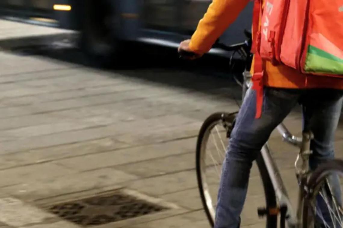 Rider aggredito a calci e pugni da un gruppo di ragazzi ubriachi