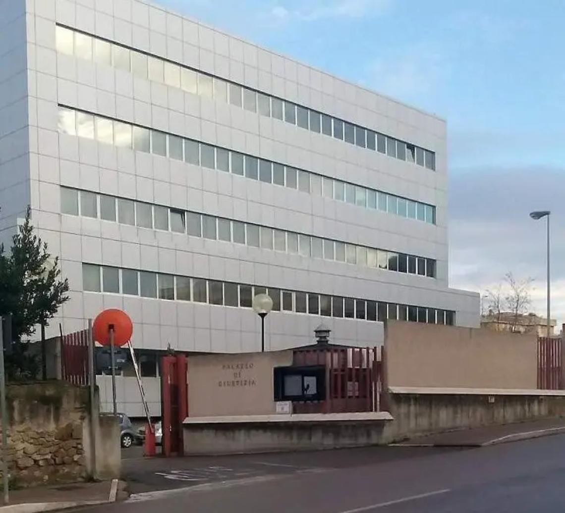 Stalking, violenza privata, danneggiamento e ricettazione: arrestata 67enne di Tolfa