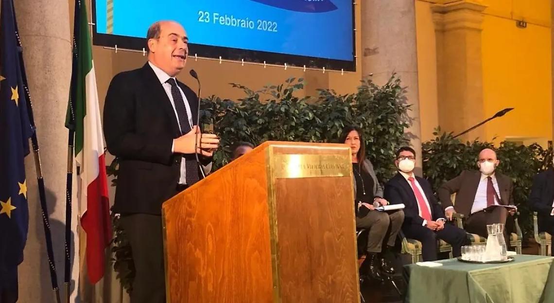 Zingaretti: &laquo;Ci candidiamo per essere protagonisti di una vera ripresa&raquo;