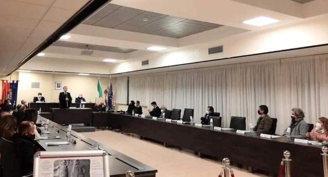 Santa Marinella, il consiglio approva la variazione di bilancio: pi&ugrave; investimenti in diversi settori come viabilit&agrave; e sociale