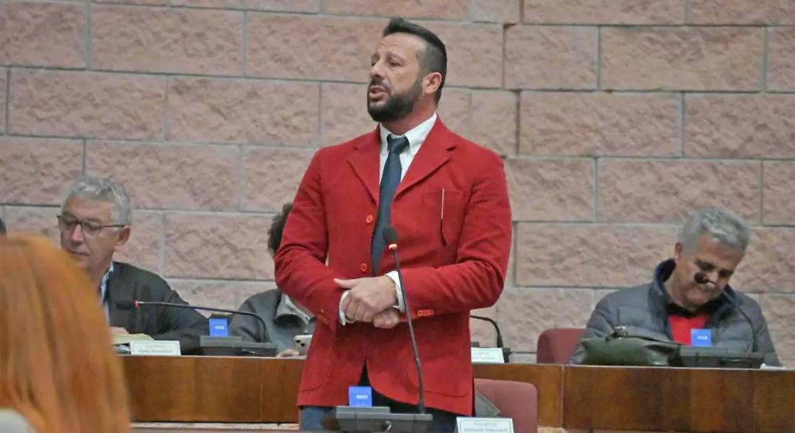 &laquo;Via Fontanatetta torna ad essere finalmente illuminata&raquo;