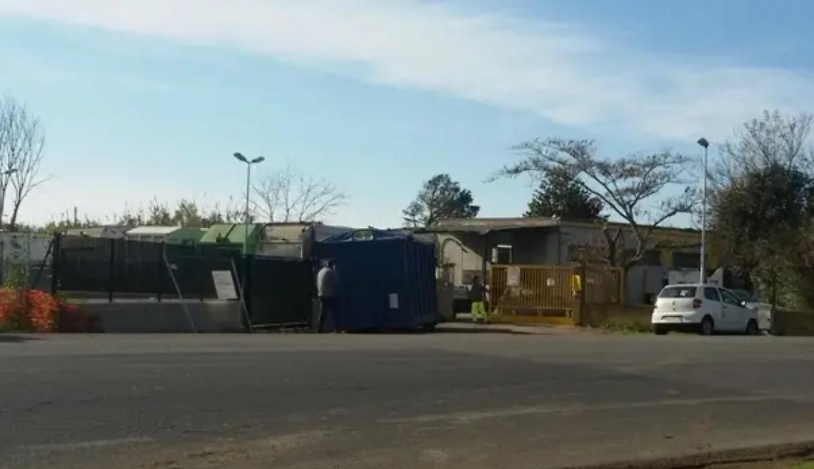 Cerveteri, i problemi all'isola ecologica: 'La gestione rifiuti &egrave; un rebus'