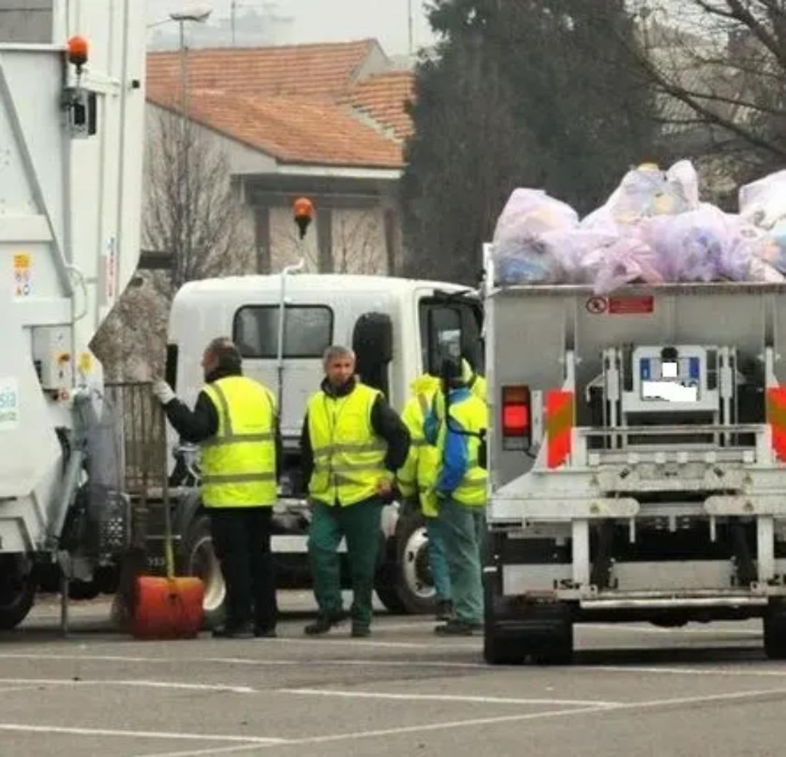 Cerveteri, caos rifiuti: si va dal prefetto
